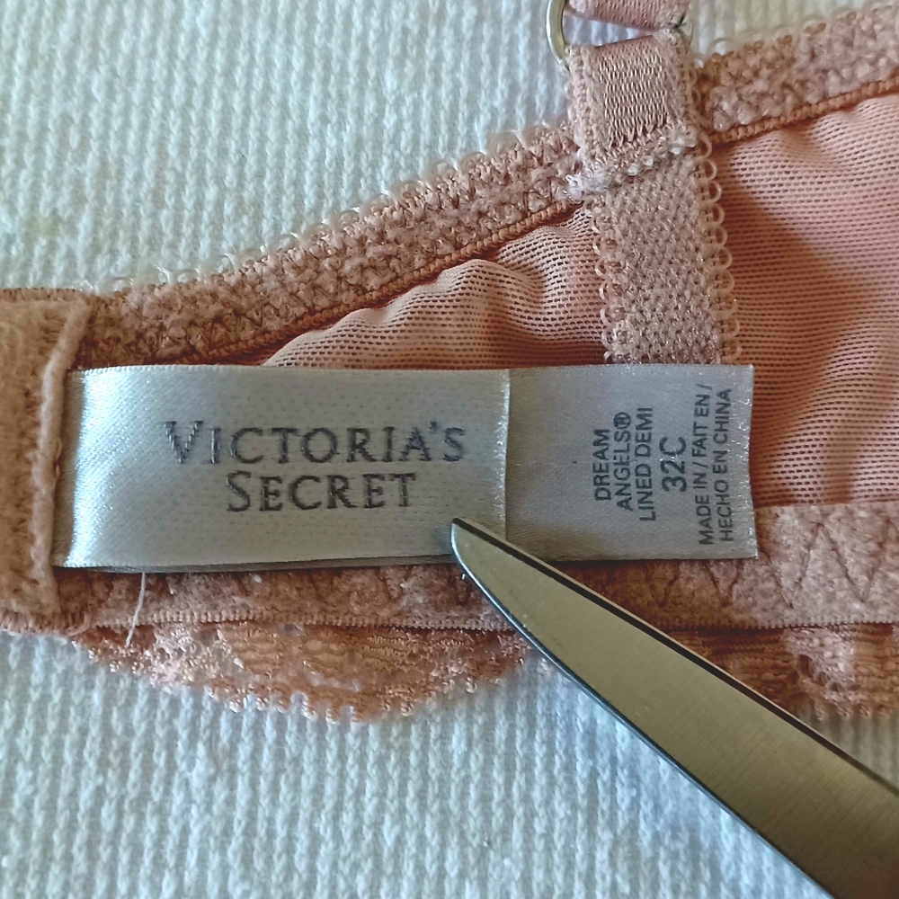 Victoria's Secret Dream Angels Lined Demi Bra, 32C - Picture 11 of 12